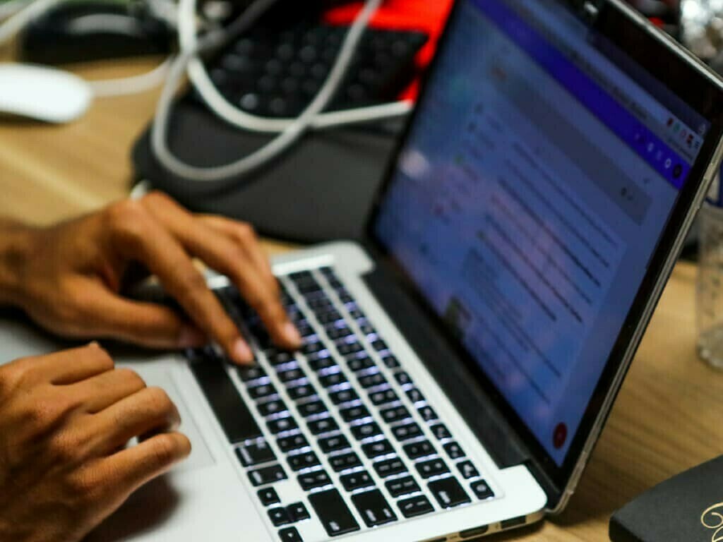 Peut-on perdre son emploi à cause de ses publications sur les réseaux SOCIAUX ?